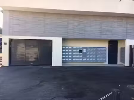 location garage 12 m² à aubagne (13400)