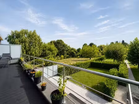 superbe duplex récent avec grenier situé au coeur de wemmel