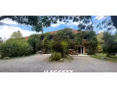 maison avec piscine beauvoir (50)
