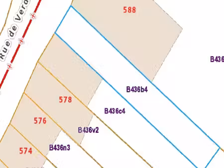 terrain de +/- 257 m²