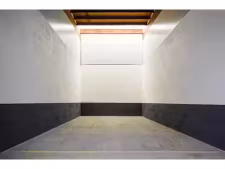 espace pme de 54 m² avec porte sectionnelle