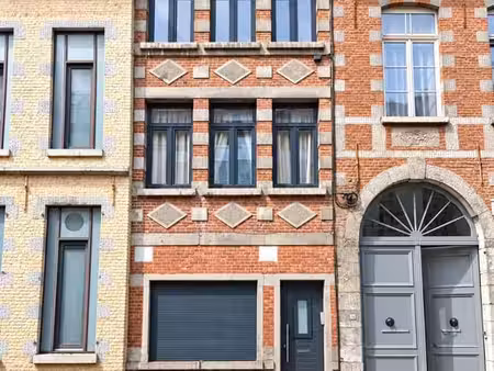 maison montoise de caractère – 4 chambres – centre de mons