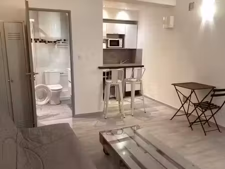 location meublée appartement 1 pièce 20 m² à aix-en-provence (13090)  620 €