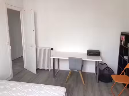 location meublée appartement 1 pièce 14 m² à reims (51100)  520 €
