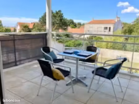 t2 lumineux terrasse & parking