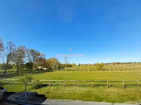 proprieté d'entrainement sur 24.5 hectares soignés