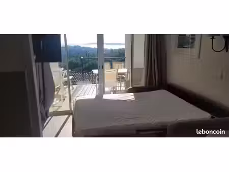 grand studio climatisé vue mer les restanques