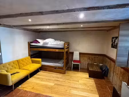grand studio 35 m² dans chalet – terrasse – 650 charges comprises