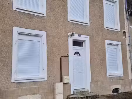 maison 100 m² village calme avec cour
