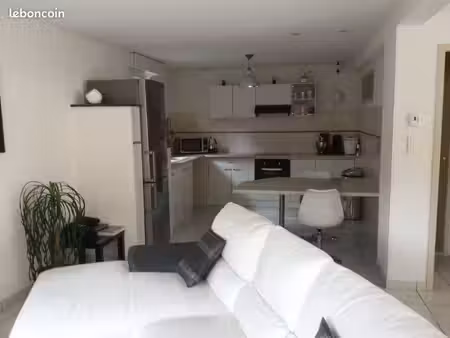 très beau t3 90 m2 avec terrasse