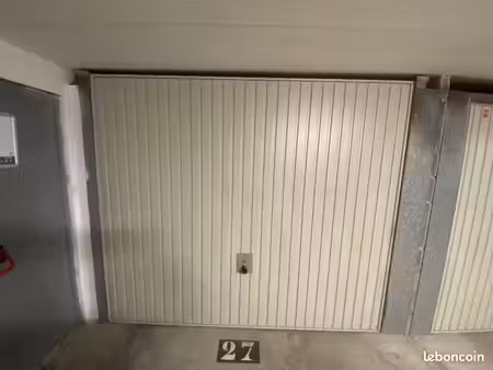 parking/box 13 m² toulon