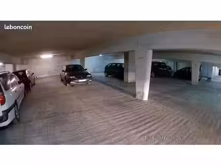 parking à vanves à 150 m du métro