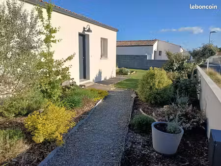 location à l'année ? maison meublée récente avec jardin — 3 chambres — nuaillé-d’aunis (pr