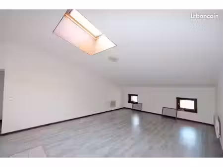 location appatement t3 dans residence arborée