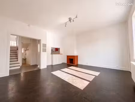 appartement 3 pièces 82 m²