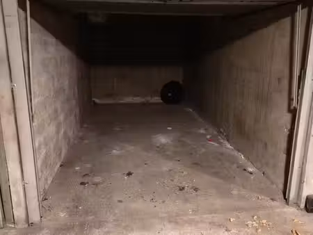 garage fermé – résidence sécurisée – proche gare & gendarmerie
