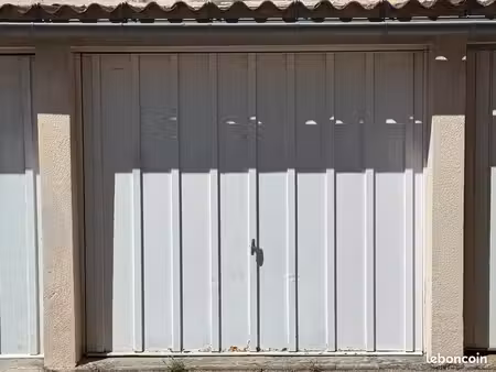 garage fermé sécurisé – métro cuire – plain-pied – 220 cc