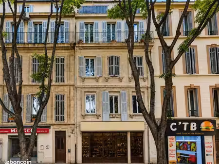 local commercial 200 m²