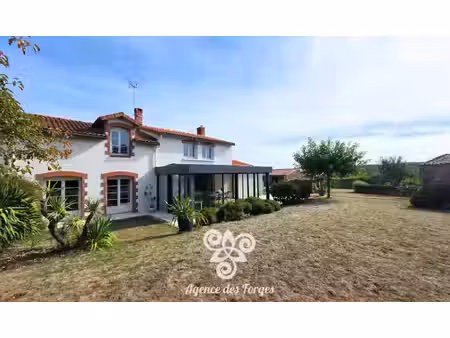 maison 4 chambres / 167m² / 2030m² de terrain / dépendances ++ / la boissière du doré