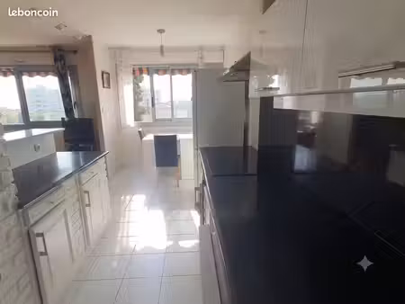 appt t3/4 proche métro · 90 m²· oullins-pierre-bénite 69600 · quartier camille