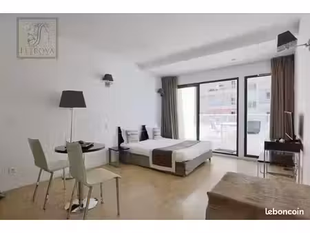 studio 1 pièce 30 m²