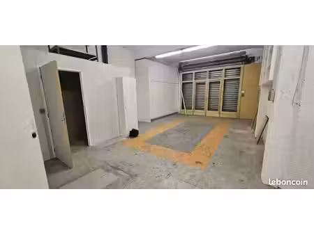 local 150 m² nice