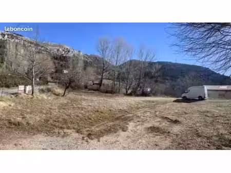 terrain à bâtir de 1332 m² à escragnolles (06)
