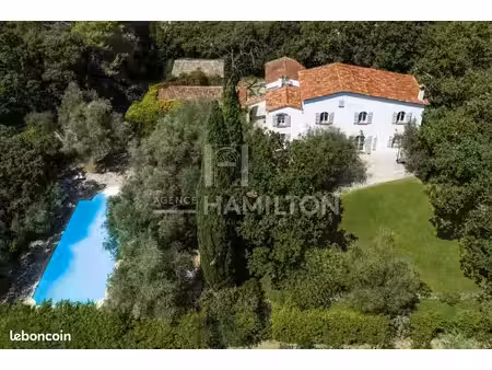 mas 7 pièces 195 m²