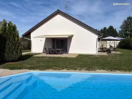à vendre - maison de plain-pied avec piscine à roye (70200)