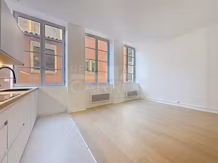 lyon 5 vieux lyon - metro st jean t3 57m² 315000€