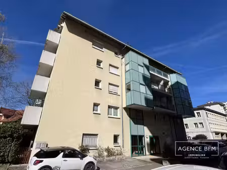 annecy - garage ferme + place de stationnement exterieur