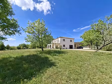 belle maison familiale aux abords de cahors sur terrain de 7500 m²
