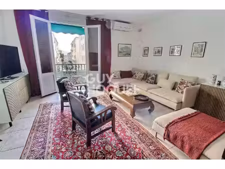 ajaccio centre-ville - beau t4 traversant avec deux extérieurs
