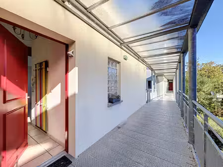 angouleme quartier prise  appartement avec balcon et parking