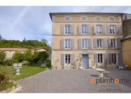 maison de caractère du xixᵉ siècle au cœur de confolens