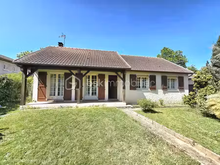 maison de plain-pied 105 m² – 3 chambres  garage et jardin – randan