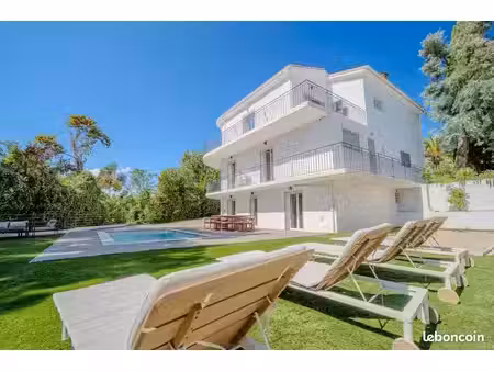 villa 7 pièces 267 m²