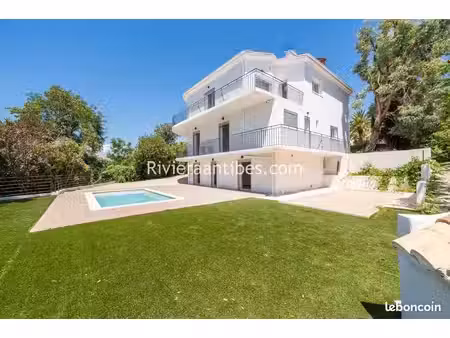 villa 8 pièces 270 m²