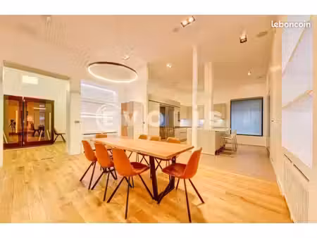 bureau 1 600 m²