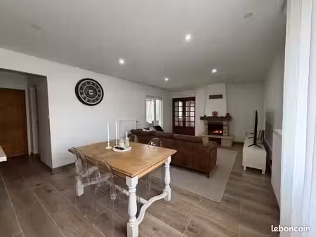 maison entièrement rénovée avec jardin  véranda et garage ?