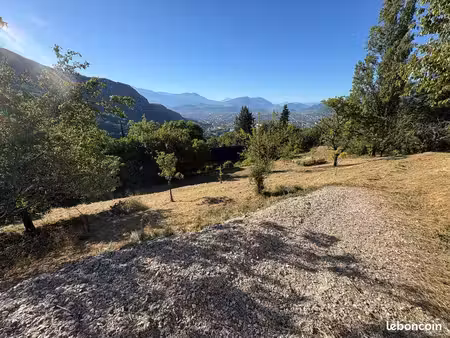 à vendre – terrain constructible de 2 220 m² – saint-martin-le-vinoux  hameau de narbonne