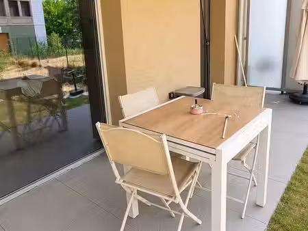 rez-de-jardin calme t4 avec terasse et jardin