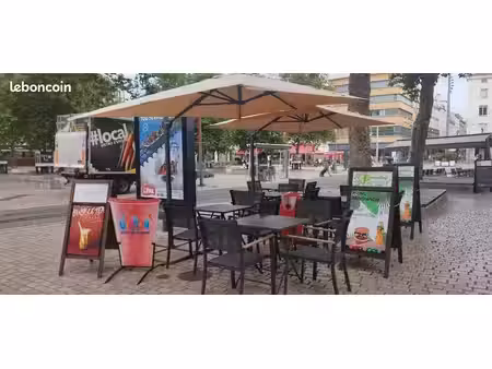 st-etienne place du peuple - angle 100m2 + terrasse + gaine - loyer 1300 - licence 3 - 70 