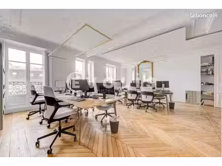 bureau 200 m²