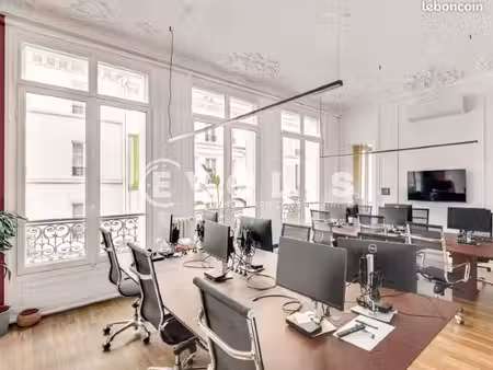 bureau 230 m²