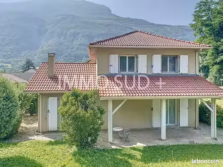 villa 5 pièces 100 m²