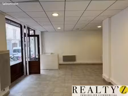 local commercial 79 m²