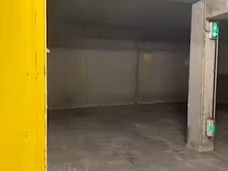 place de parking privative au sous-sol d'un immeuble au 7 rue charles brunellière à nantes