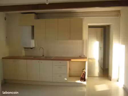 voiron paviot t3 de 75 m2 au 2ème étage