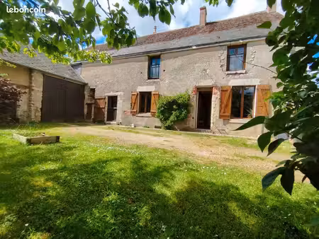 longère 200 m2 au calme a 10 min du centre de blois